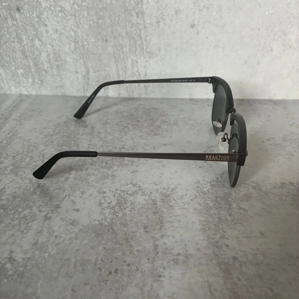 Kenneth Cole Reaction KC1330 02X Black Sunglasses 50-21-150